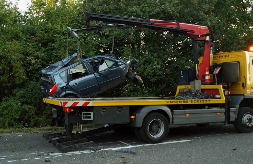 Schwerer VU Koeln Immendorf Kerkraderstr P337.JPG